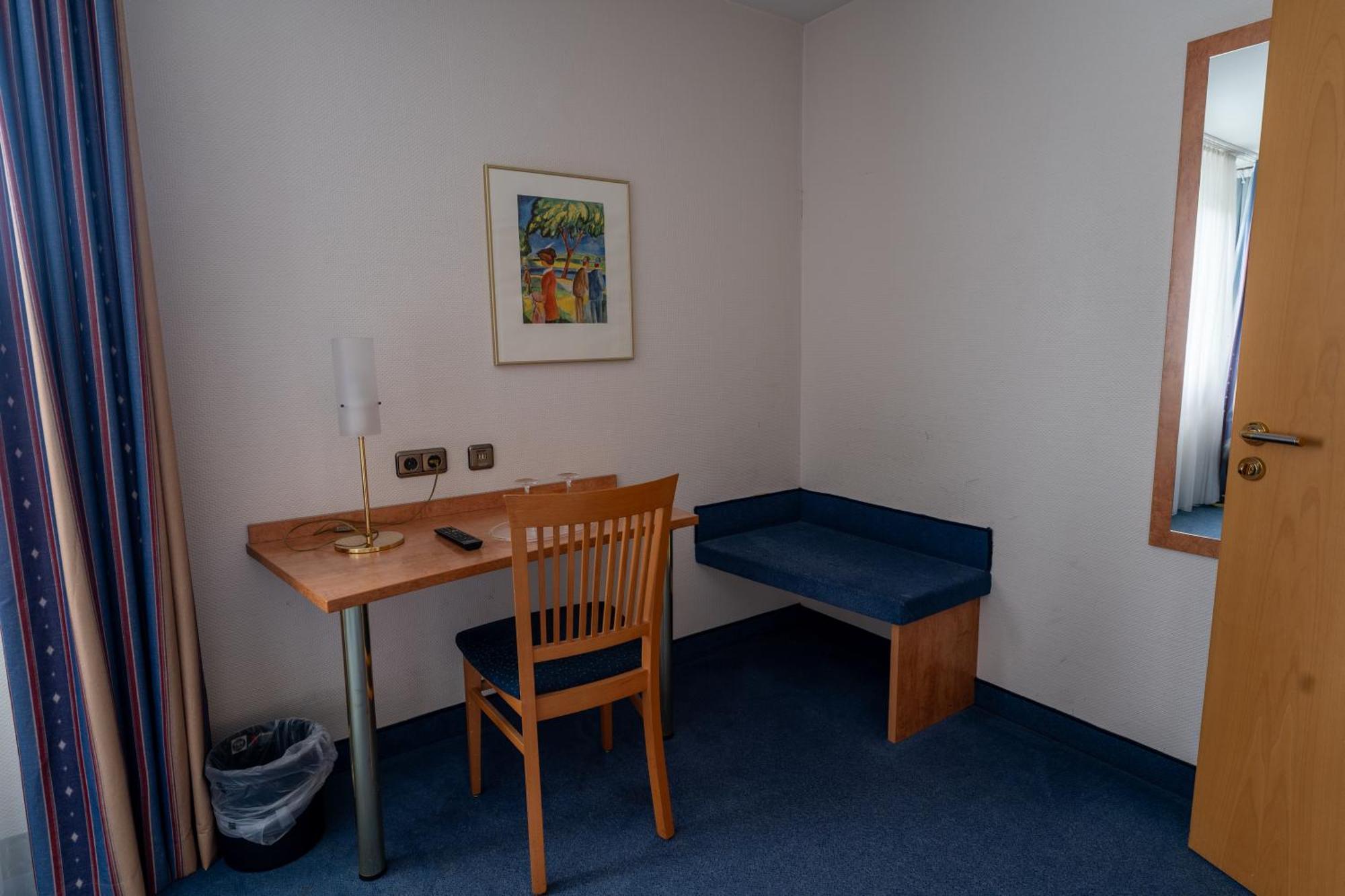 Airport Business Hotel Koeln Экстерьер фото