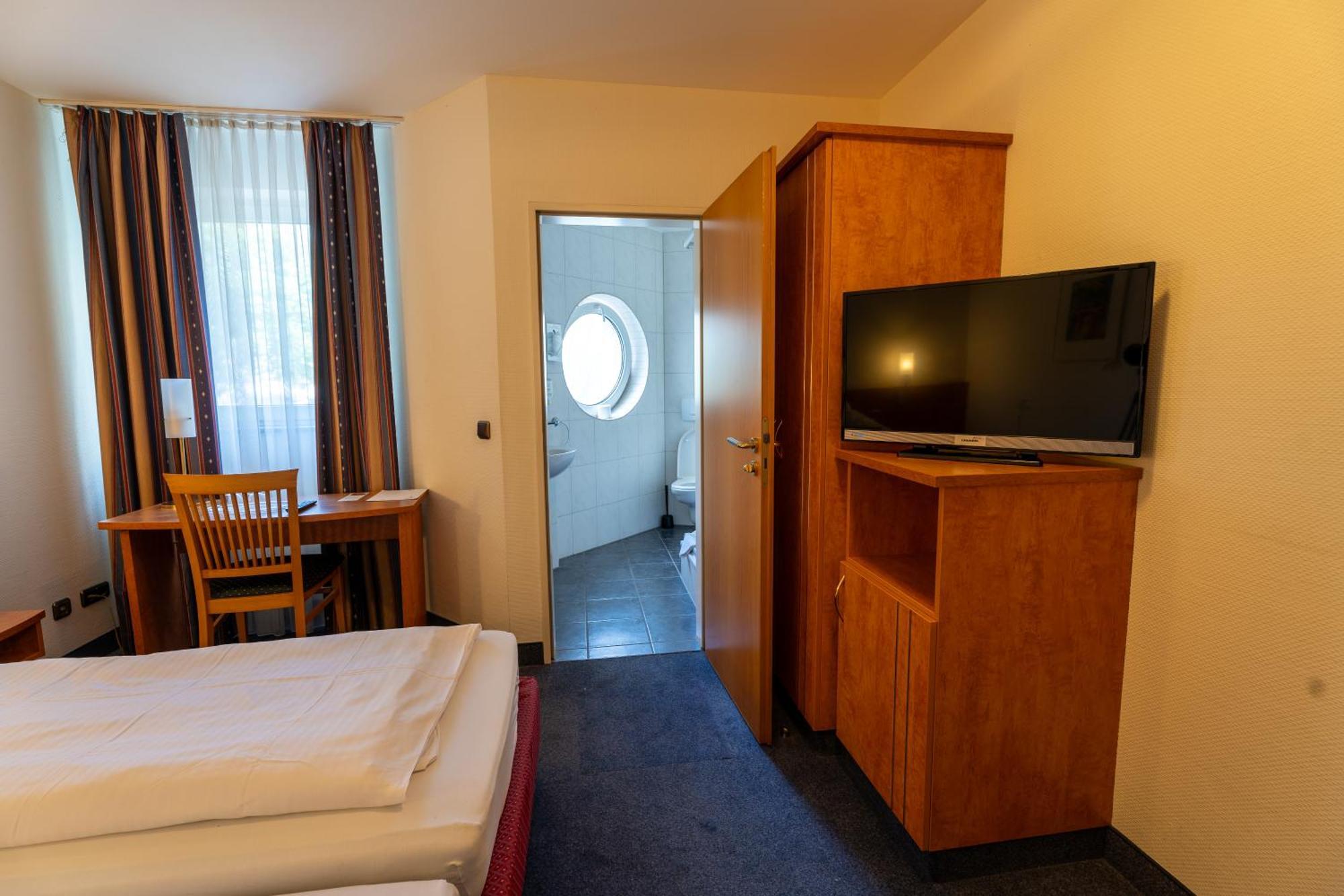 Airport Business Hotel Koeln Экстерьер фото